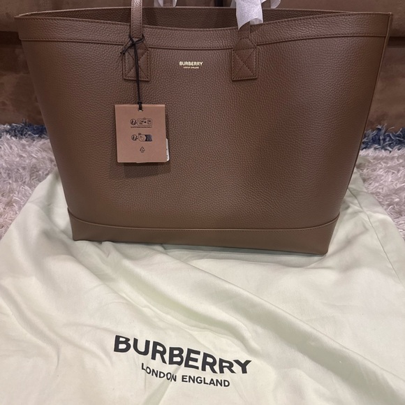 Burberry Tan Leather Tote with Classic Check Lining  chocolate brown - Picture 1 of 7